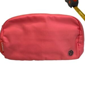 Lululemon Everywhere Belt Bag pink NWT Adjustable Strap